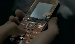 被困电梯求救无回应 被困电梯求救无回应